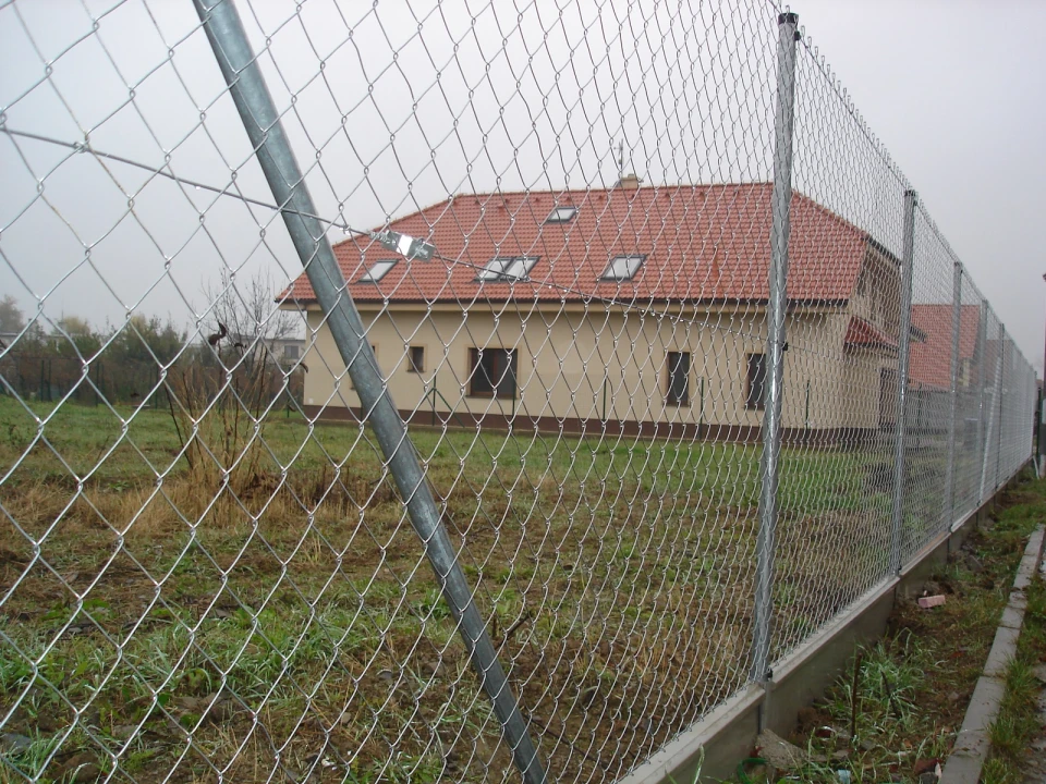 Neviete ako si vypočítať dĺžku oplotenia? Pomôžeme vám.
