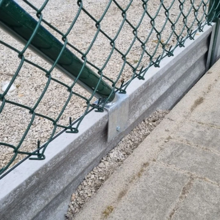Akú úlohu má v oplotení podhrabová doska